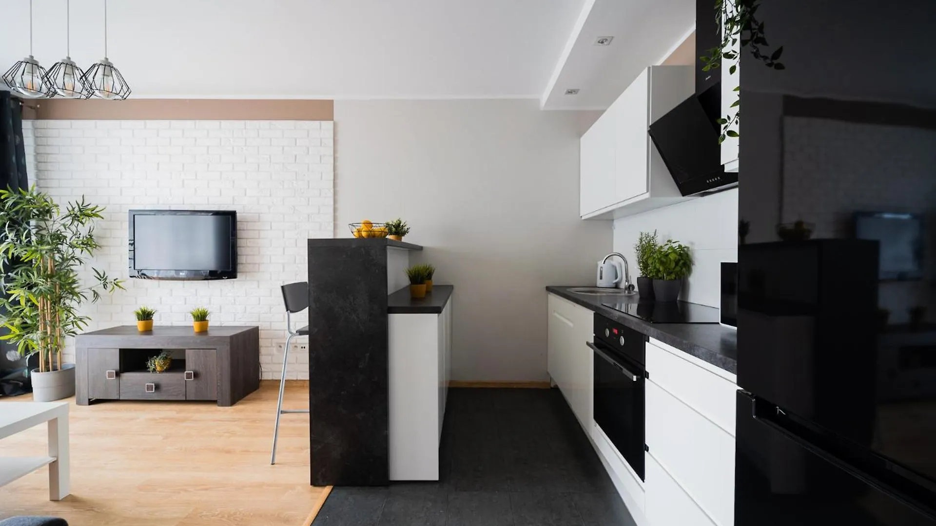 Apartment Nice Apart - 3 Rooms - Lift - Parking-New Building Wroclaw
