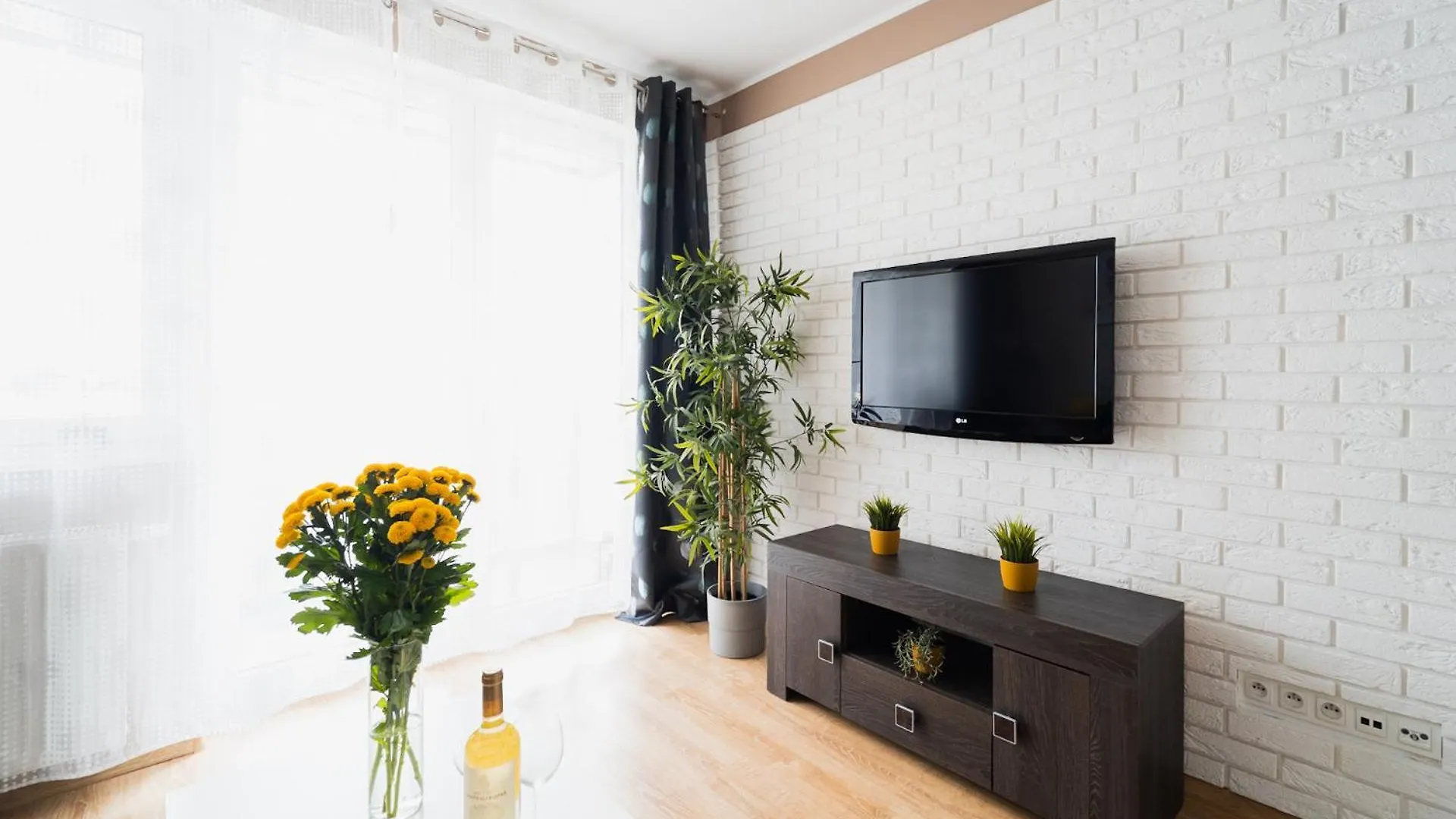 Nice Apart - 3 Rooms - Lift - Parking-New Building Wrocław 0*,