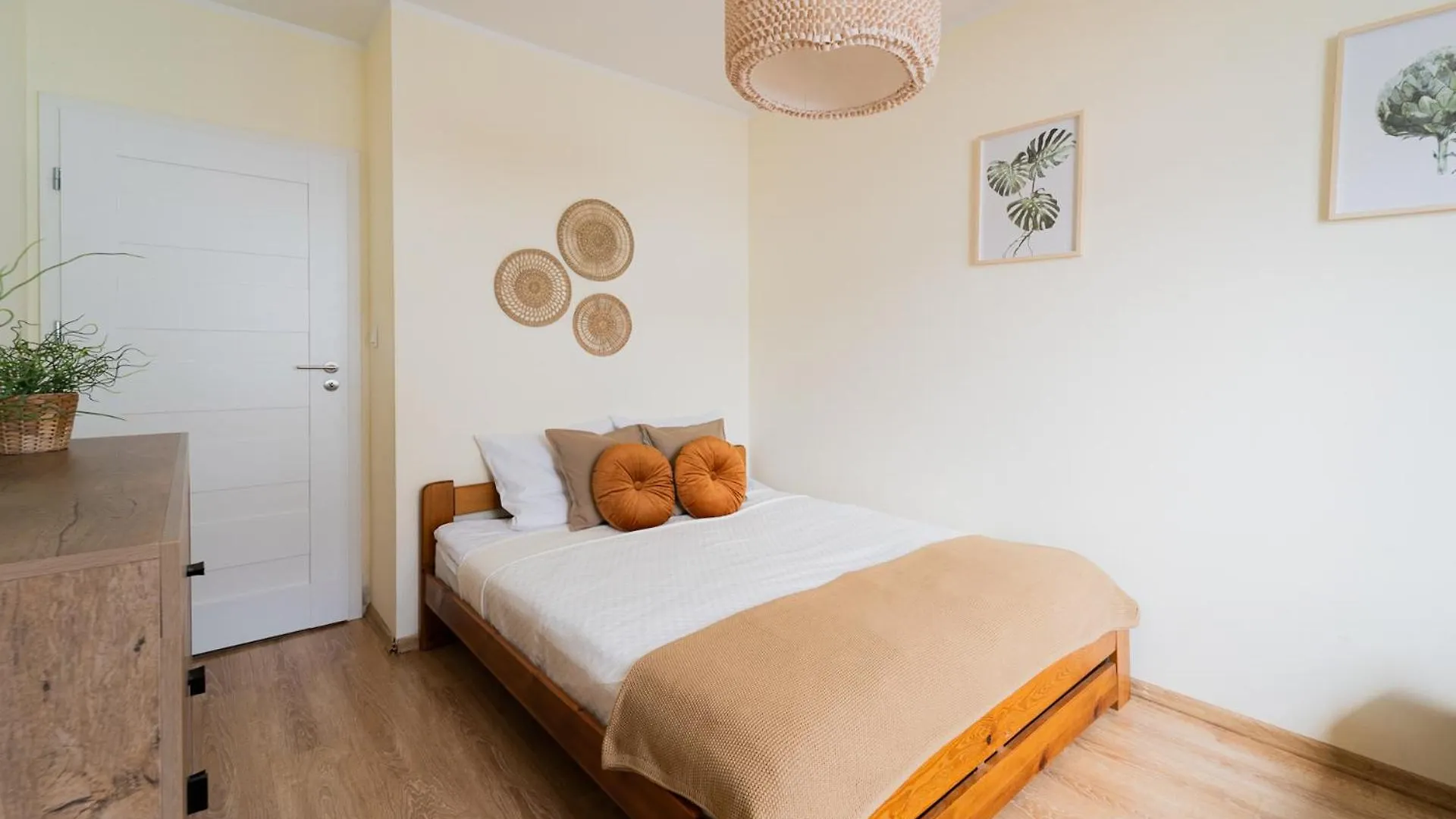 Apartment Nice Apart - 3 Rooms - Lift - Parking-New Building Wroclaw